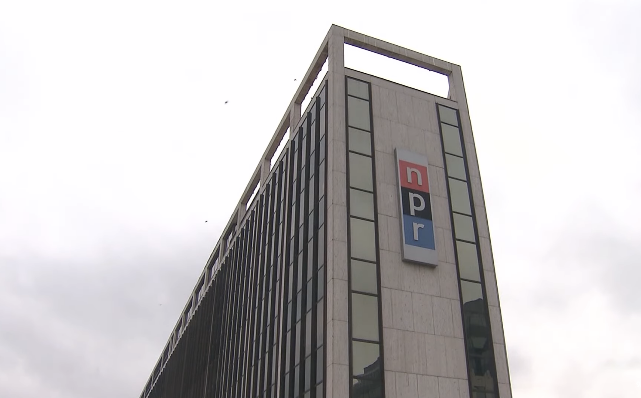打壓媒體再升級 川普下令削減公共媒體PBS、NPR聯邦資金