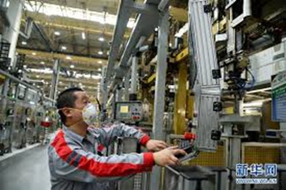  PMI傳喜訊，大陸製造業開始回升。圖/取自新華網