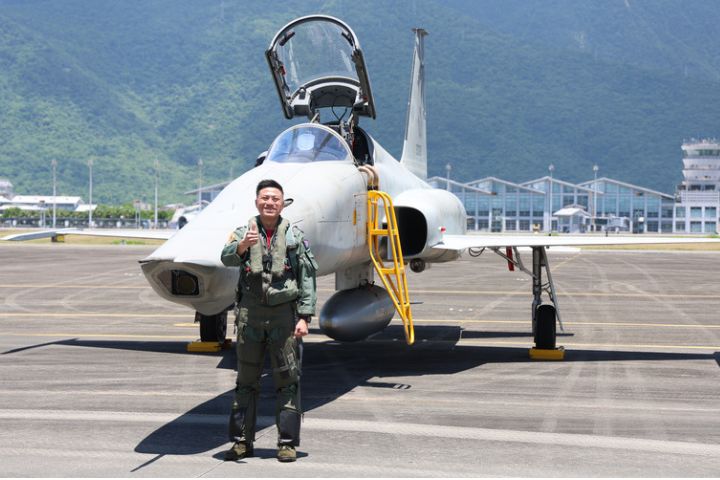 護衛台灣領空50年 「老虎」F-5戰鬥機「退伍」