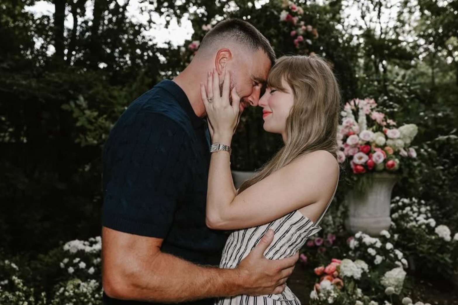 世紀婚禮！泰勒絲與球星凱爾西結婚了 