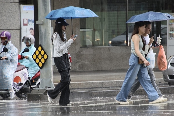 各地高溫炎熱　未來一周留意午後雷陣雨