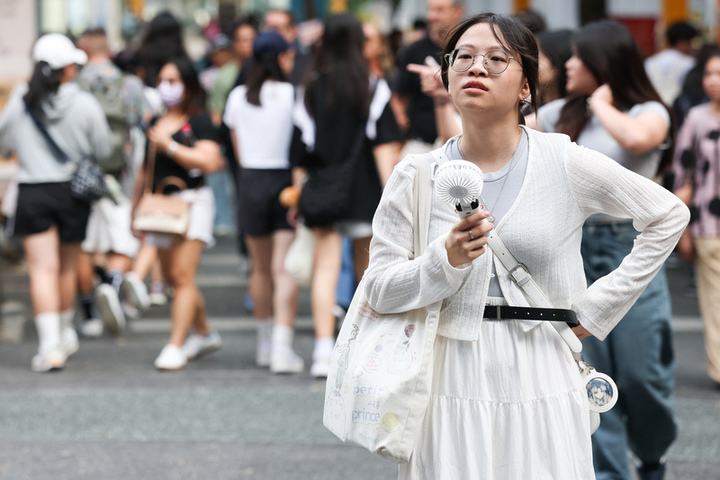 各地高溫炎熱　午後留意局部較大雨勢