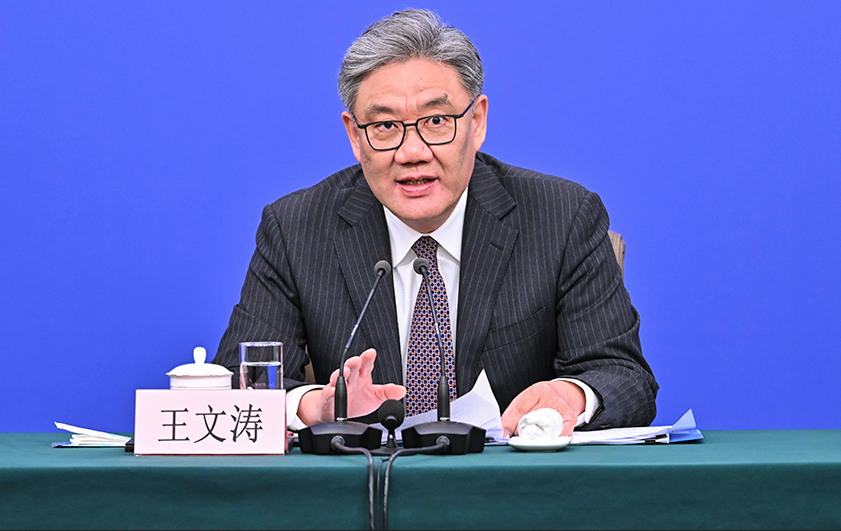 【兩會焦點】各國不爽中國順差太高了　王文濤：注意到但今年仍以「穩出口」為主