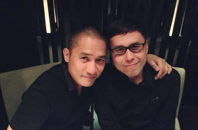 音樂人何厚華（右）與梁朝偉曾有音樂合作。圖/取自許常德臉書