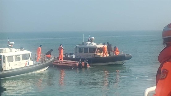 大陸快艇在金門水域遭海巡署船隻撞沉風波愈演愈烈。圖/海巡署金馬澎分署提供