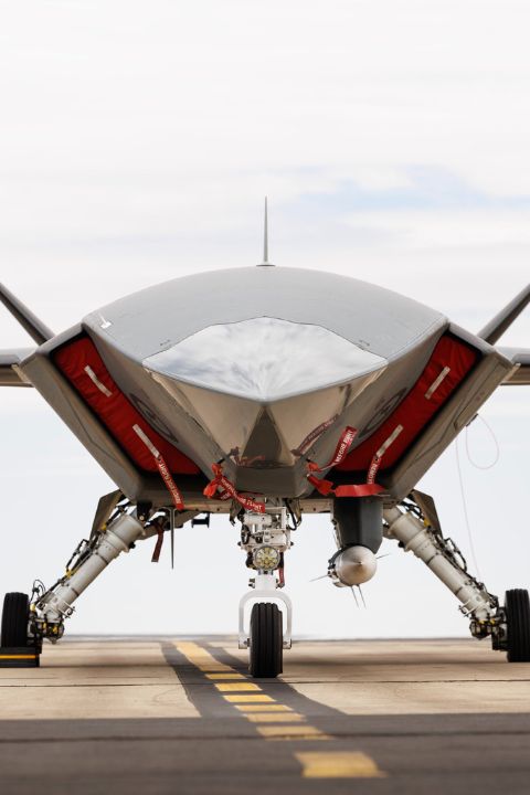 2025年12月,MQ-28「幽靈蝙蝠」無人機發射AIM-120飛彈。圖/取自澳洲國防部MQ-28A由澳洲研發、波音製造的「幽靈蝙蝠」,將有機會從澳洲試驗場進一步走向日本西南諸島。圖/取自澳洲國防部