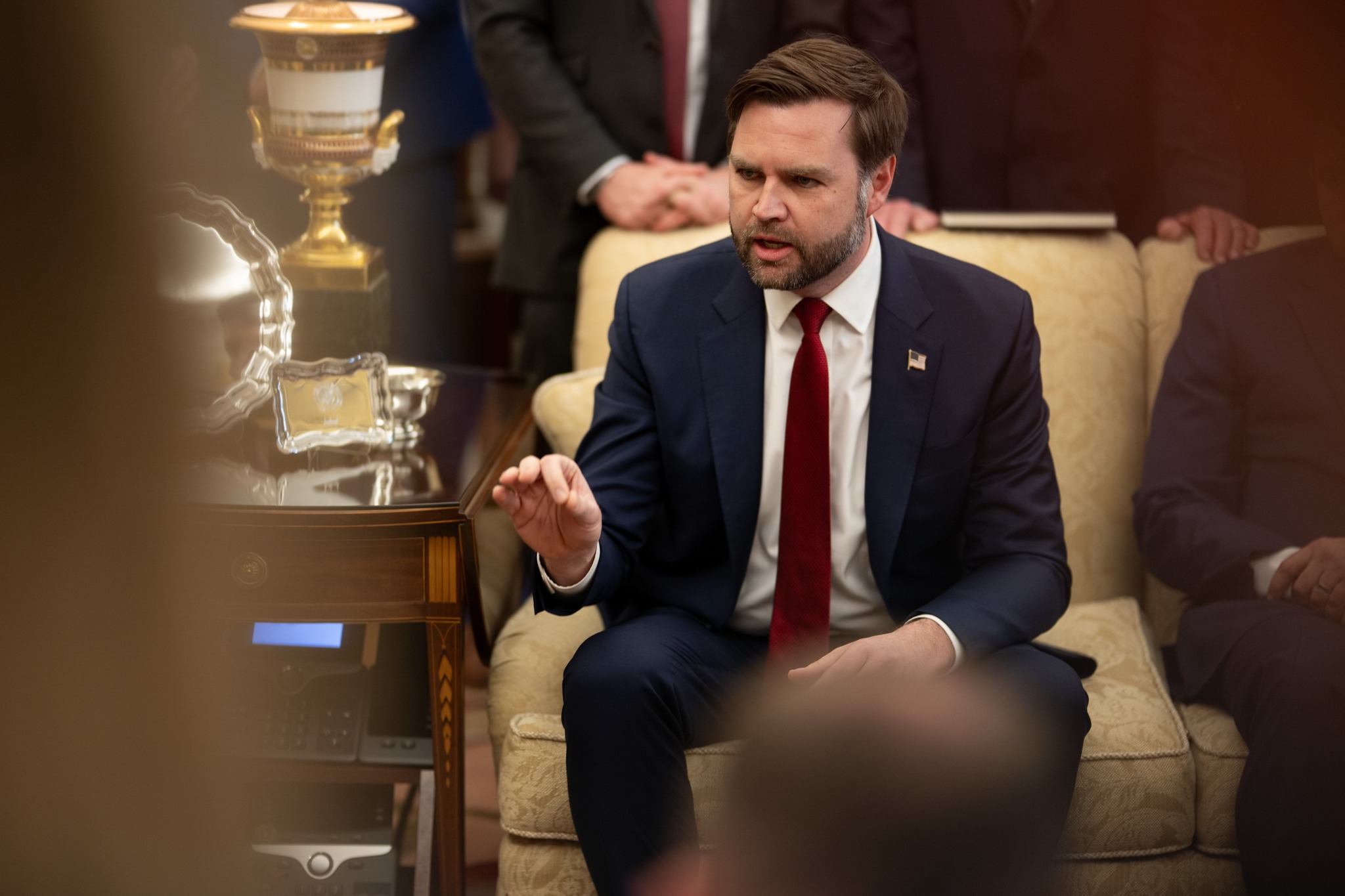美國副總統范斯接受英媒專訪，表態支持法國所倡導的歐洲軍事自主。圖/取自白宮臉書