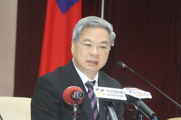 龔明鑫才稱塑膠袋供貨無虞　她曝稽查小組打臉部長：暴漲3至5成