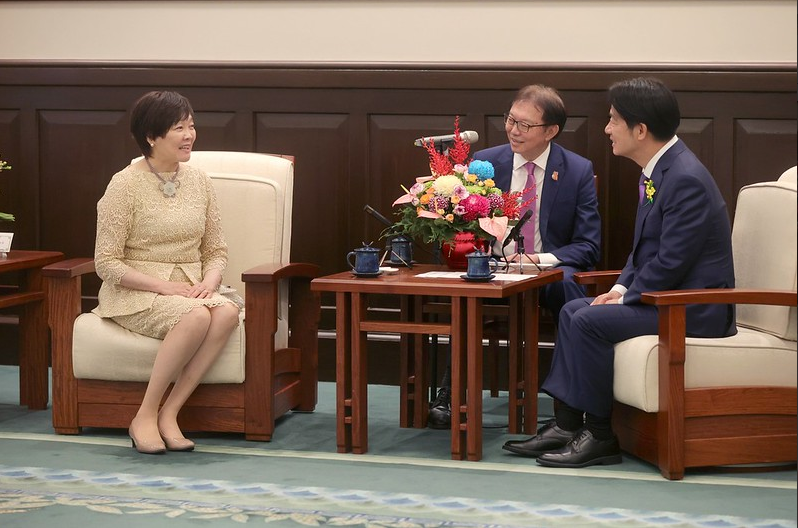 賴總統（右）5月20日就職後，隨即接見前日本首相夫人安倍昭惠。圖/取自總統府
