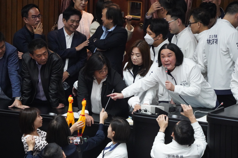 韓國制度成功制衡政治強人,保護社會穩定台,台灣應該檢討憲法設計。圖/中央社