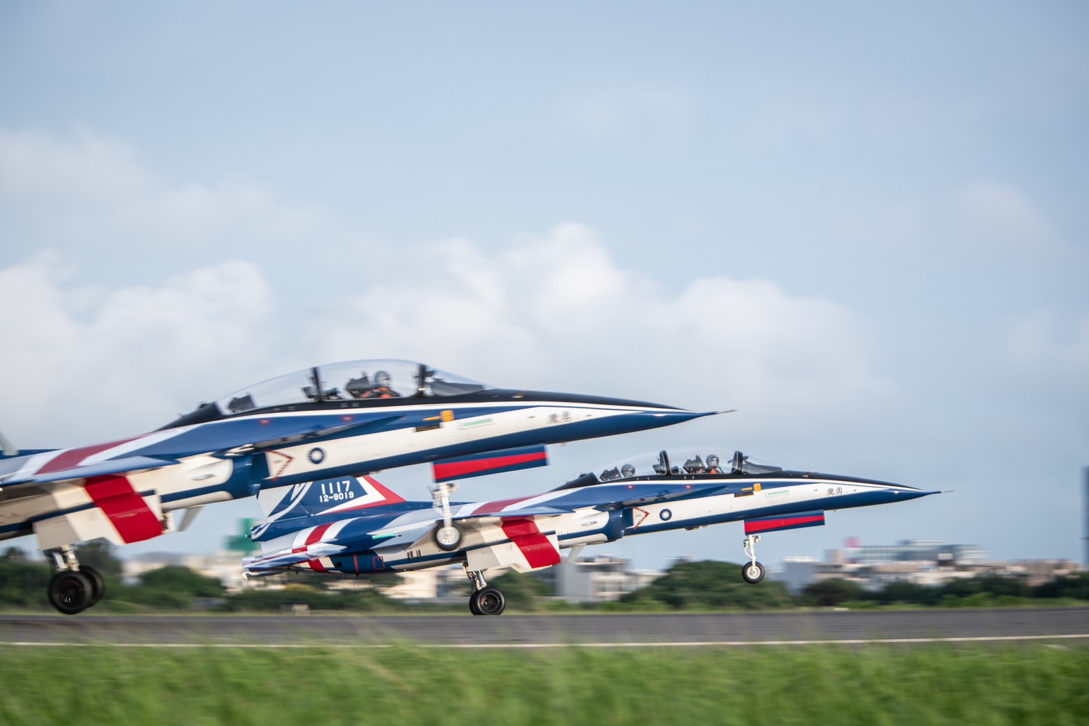 圖為由漢翔航空研製的「勇鷹」高級教練機,已逐步取代AT-3教練機。圖/取自中華國空軍 臉書