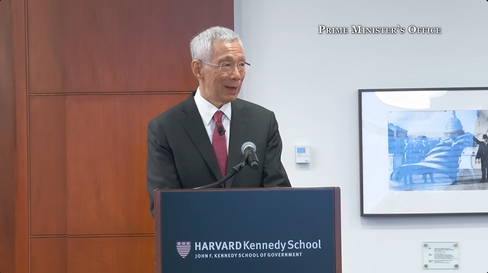 前新加坡總理李顯龍12日在哈佛大學甘迺迪學院演講。圖/取自Prime Minister's Office, Singapore頻道