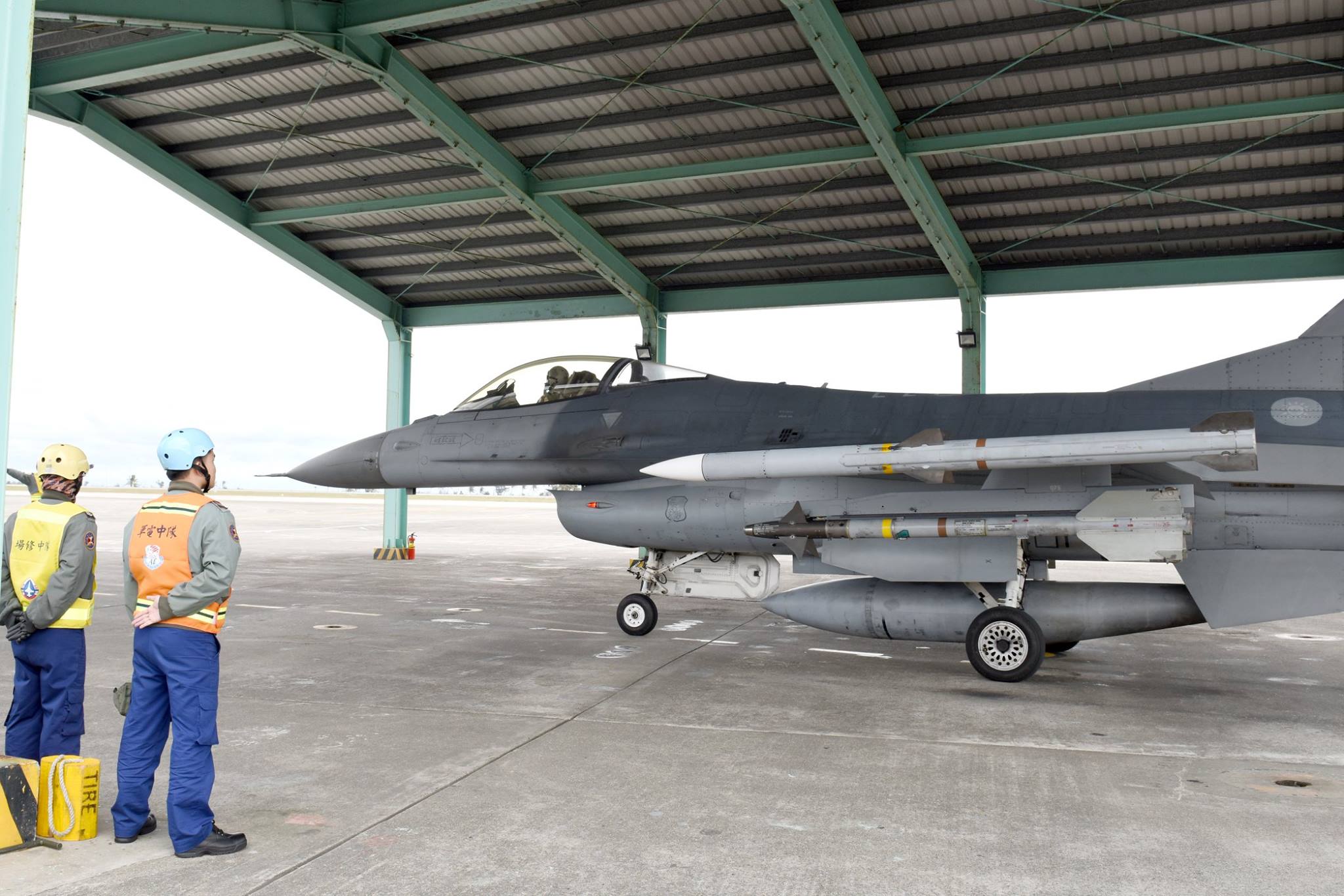 在賴總統出訪首日，美宣布出售F-16戰機相關零附件等軍售，總值約125億。圖／取自中華民國空軍臉書