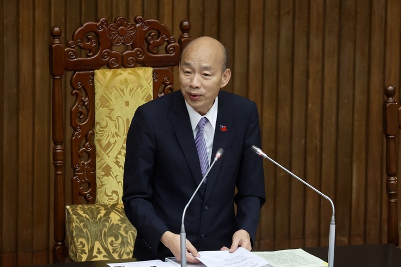 立法院8日三讀通過運動產業發展條例修法，將引進國發基金並鼓勵民間資金投資運動產業，並提高企業對運動業捐贈加成減除額度至175%，擴大企業贊助職業運動抵稅金額。圖為立法院長韓國瑜宣布通過。圖 /中央社