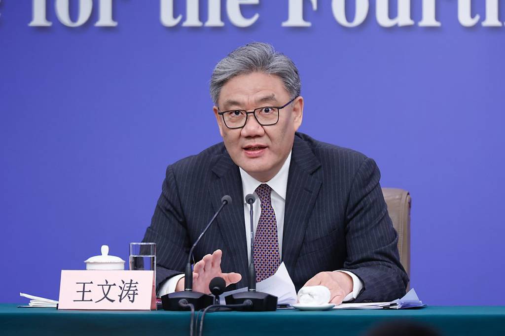   大陸商務部部長王文濤指出，截至2025年，中國大陸貨物進出口已連續9年維持成長。圖/取自中新社