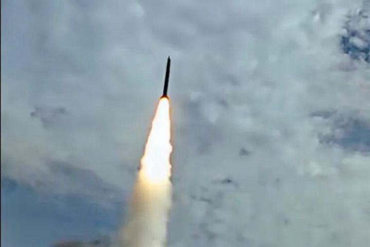 紅旗-2彈體沒有翼面,僅僅保留尾翼,可減少飛行的阻力以提高射程和速度。。圖/取自人民空軍網