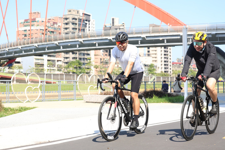 冷空氣白天起減弱　東部及西半部山區有零星雨