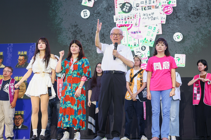 【梅花評論】都是別人的責任    民進黨完美切割