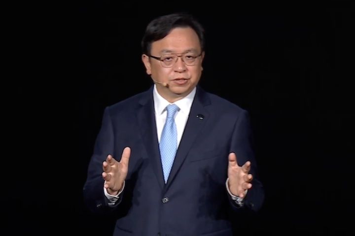 遭美列「軍企」黑名單　王傳福強勢反擊：比亞迪5年內登全球車王