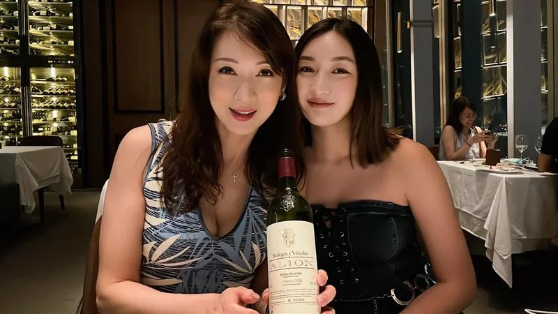 溫翠蘋與女兒溫心舞。圖/取自溫翠蘋臉書
