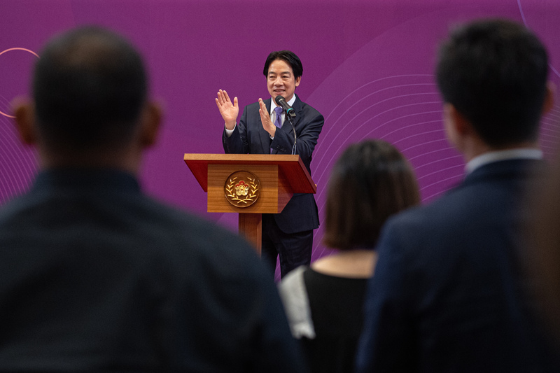 前總統馬英九向綠營喊話：「兩岸關係絕對不是兩國關係。」圖為總統賴清德5日參加總統教育獎頒獎典禮。中央社