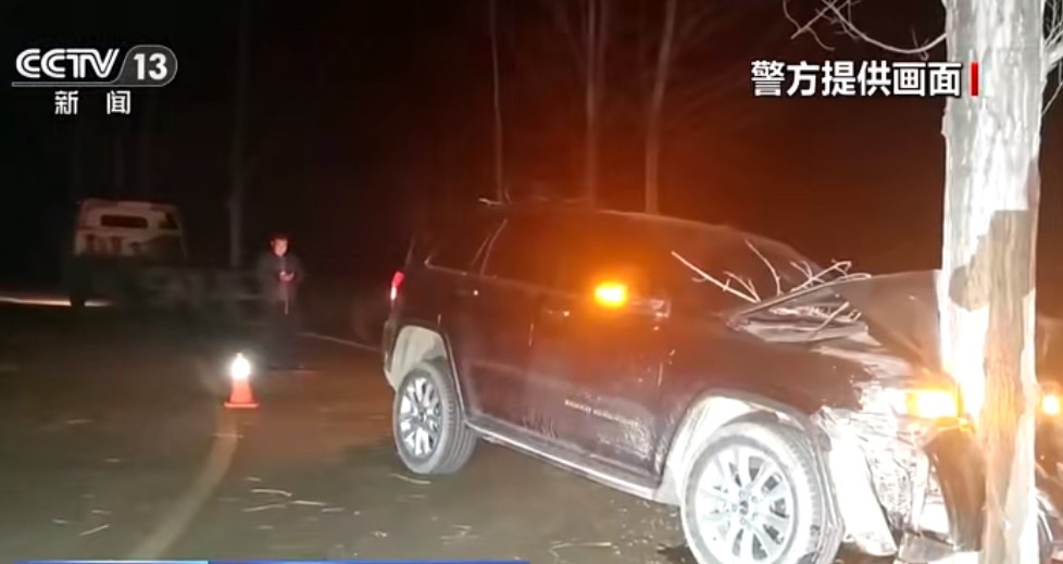 事發當天因為司機尤某操作不當，導致其因頸骨骨折當場身亡。圖/取自央視截圖