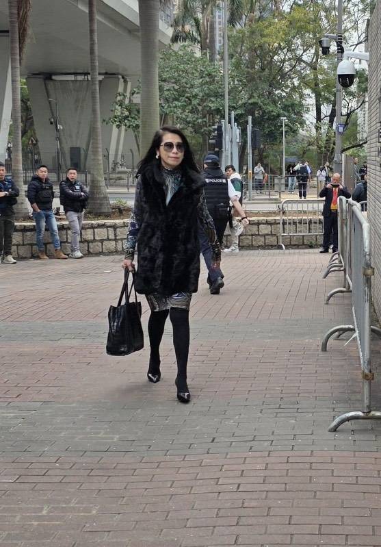 黎智英妻子親自到庭旁聽。本圖已獲《堅料網》授權使用