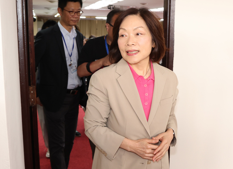 新任勞動部長何佩珊表示「撥補勞保基金就是改革」，教師團體全教總痛批當年蔡政府推軍公教年金改革時，怎麼不撥補呢？圖/中央社