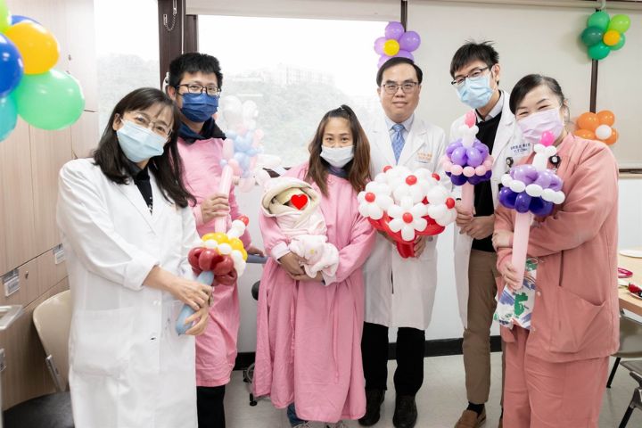 透析媽咪奇蹟產女！基隆長庚跨科「護胎作戰」助高風險孕婦迎新生