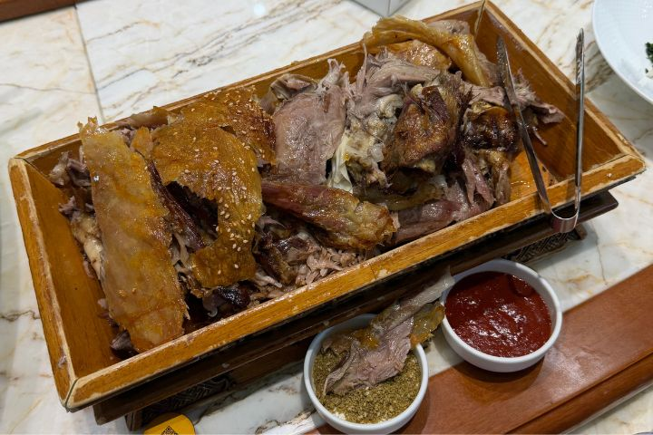 內蒙美食豪邁超乎想像　烤全羊才是真正的「蒙古烤肉」
