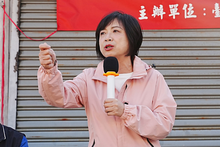 何欣純喊「當選就普發現金」　藍小雞批：說不出如何幫地方賺錢