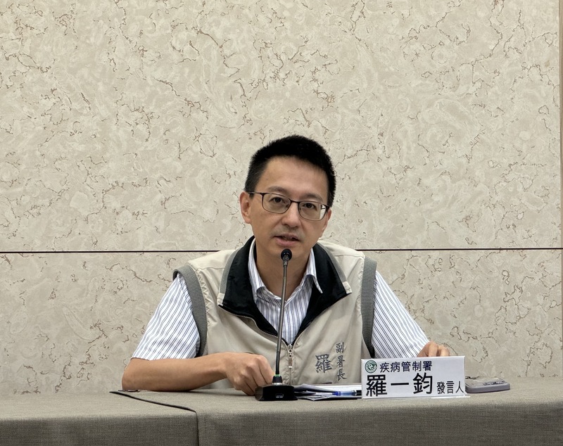 疾病管制署今（27日）公布上週新增6例本土類鼻疽病例。圖為疾管署發言人羅一鈞。圖/取自中央社