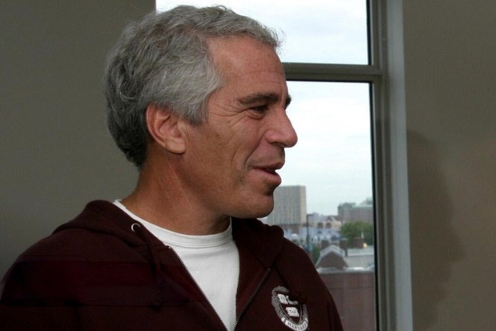 美司法部公布愛普斯坦漏網檔案　內容涉及對川普性侵指控