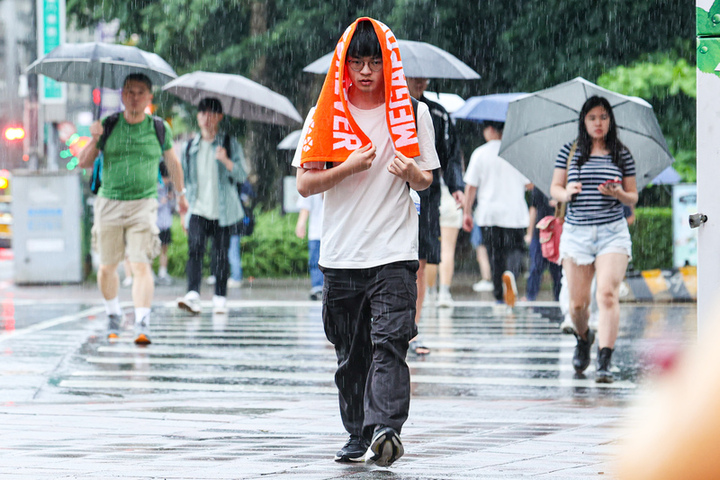 今天北部東北部仍可能有陣雨。圖/取自中央氣象署