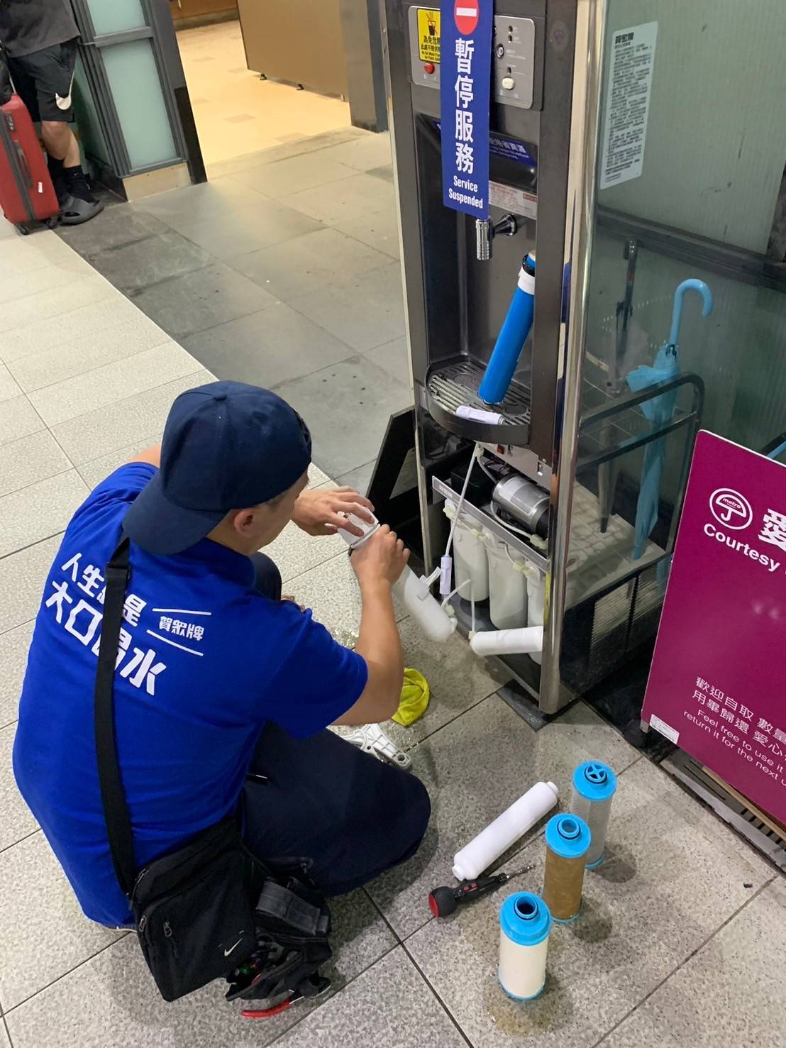 桃捷為維護飲水品質，10日已委廠商至機捷逐站更換飲水機濾心。圖/取自桃園捷運網站