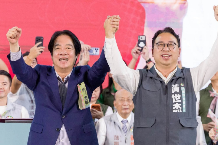挺黃世杰卻誤喊「黃偉哲」　賴清德還忘記沈伯洋名字超尷尬