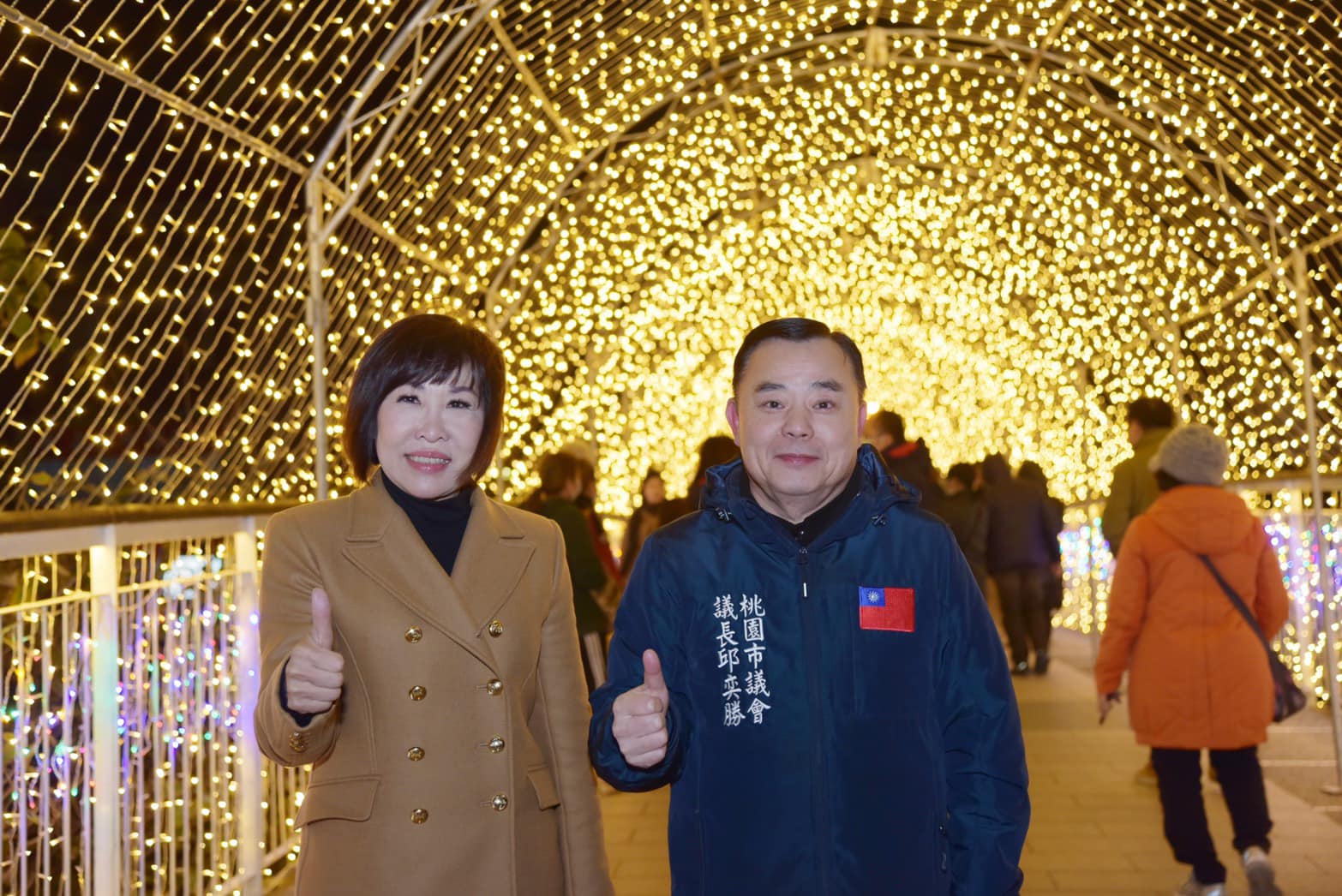 桃園市議會議長邱奕勝對這次大罷免完勝，也是功不可沒，圖為邱奕勝與桃園市立委呂玉玲（左）。圖／取自邱奕勝臉書