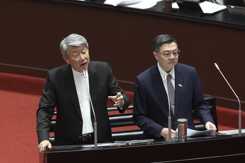 郭智輝拿核三敦親睦鄰費嗆恆春人！賴士葆反問「何不拿掉綠電補助」、黃國昌要卓揆道歉