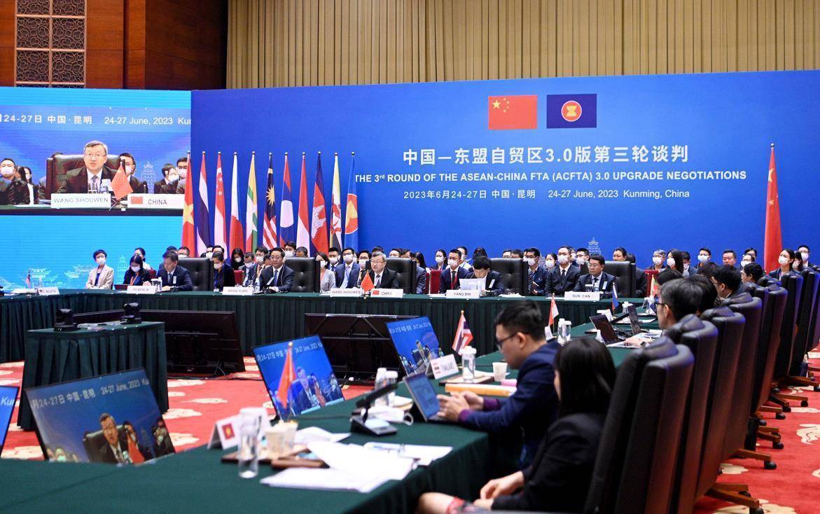 上海自貿區過去就與東協各國合作廣泛，近日受到美國高關稅影響，上海自貿區加速與其他地區國家合作力度。圖／取自搜狐網