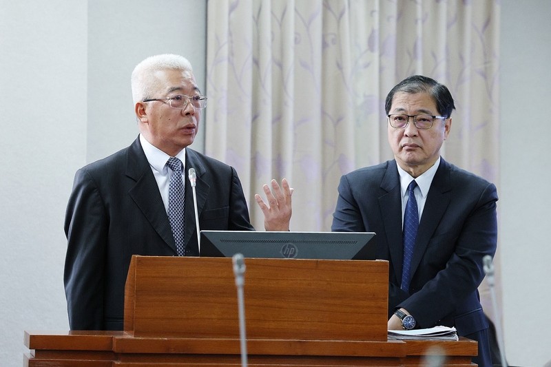 中油三接浮報　羅智強揪出涉嫌廠商、黃國昌批經費暴增300億僅100字帶過