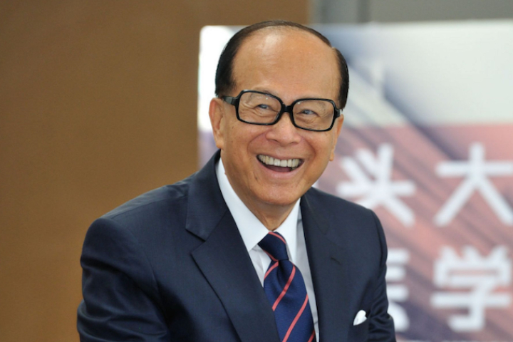 李嘉誠再出手！長和賣英國電信49％股權　套現1740億台幣