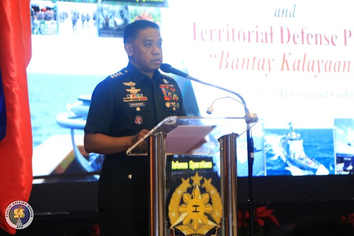 菲律賓參謀總長布勞納。圖/取自Armed Forces of the Philippines《臉書》官方粉專