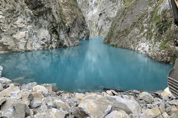 燕子口堰塞湖開挖引流!下游水位恐抬升 林保署籲:勿靠近立霧溪下游