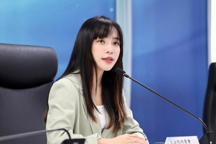 綠營高雄「交棒劇本」啟動！黃捷接棒主委　背後三大盤算浮現