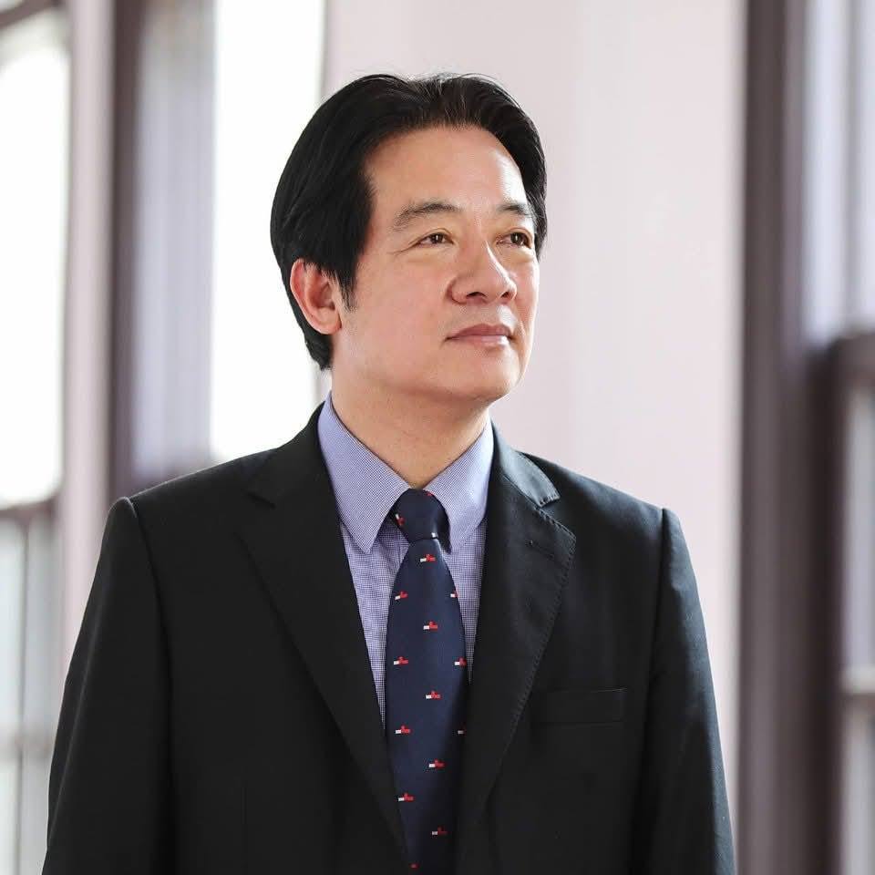 總統賴清德針對美國總統川普宣布對等關稅，召開高層會議，要求協助產業，穩定經濟金融形勢，並與美方交涉。圖／取自賴清德臉書