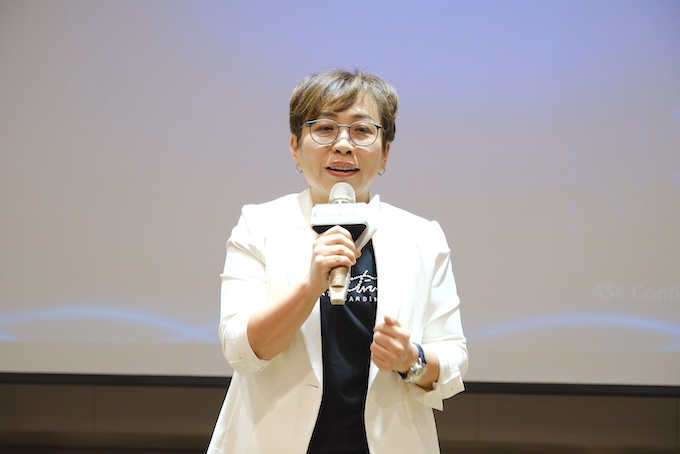 日月光高雄廠副總經理李叔霞表示，承攬商們計畫做得好、行動管得好，安全路上大家一起努力，共同遵守承攬商安全橘皮書的標準。圖/日月光提供