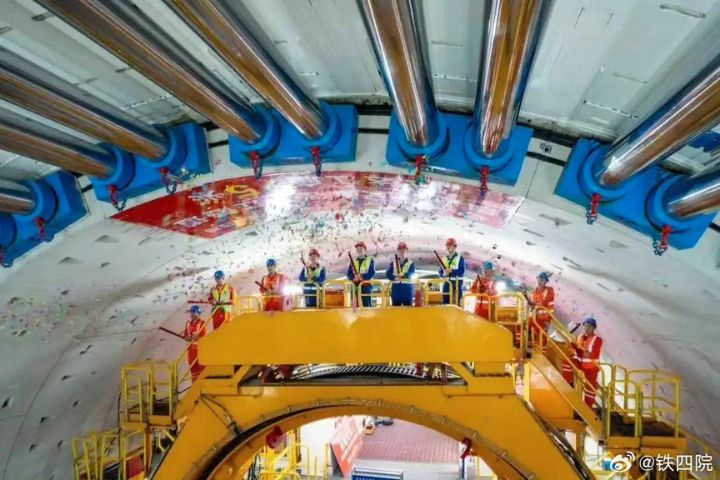 渝廈高鐵是大陸「八縱八橫」高速鐵路網的重要路線之一,起點為重慶,經湖南、江西,終點至福建廈門。圖/取自鐵四院微博