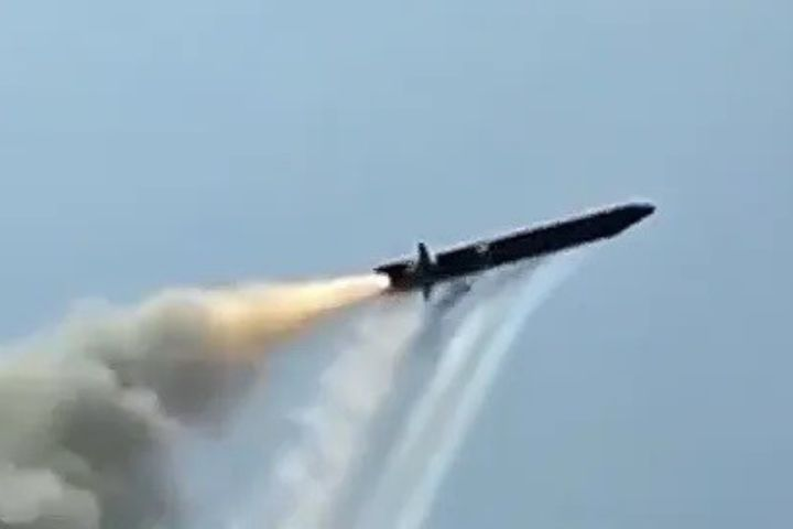 解放軍首曝「黑色」神秘飛彈試射　新型反艦武器？疑具極音速能力