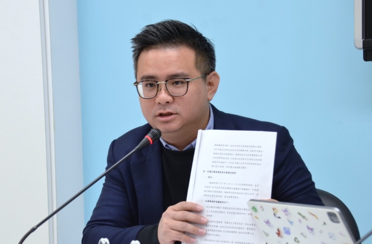 國民黨立委黃健豪宣布，已經提案修正《勞動基準法》廢除一例一休，改為周休二日，目前已經有18位立委連署。圖/取自黃健豪臉書
