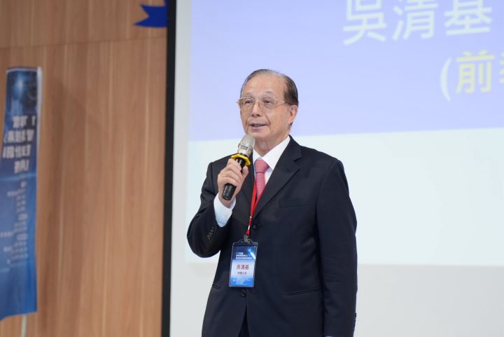 前教育部長吳清基表示,面對人工智慧(AI)快速發展,科技素養已成為新世代學生的重要核心能力。圖/記者陳思豪攝